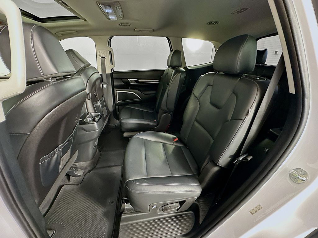 Thumbnail: 2025 Kia Telluride - 25