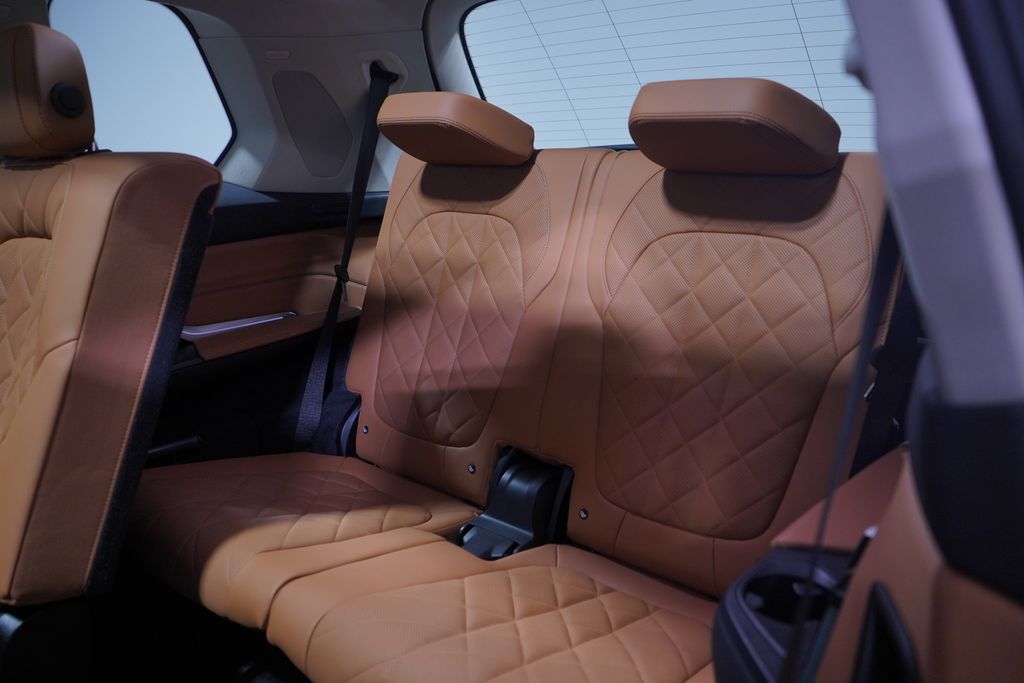 Thumbnail: 2023 BMW X7 - 10