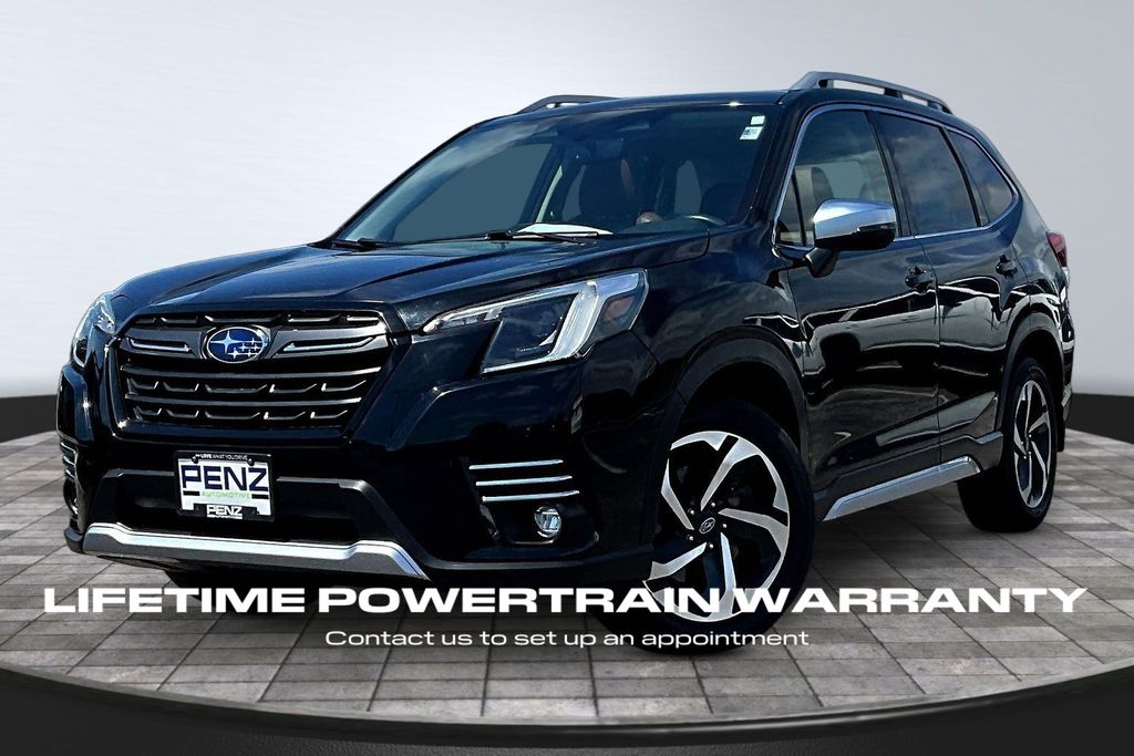 2022 Subaru Forester Touring's photo