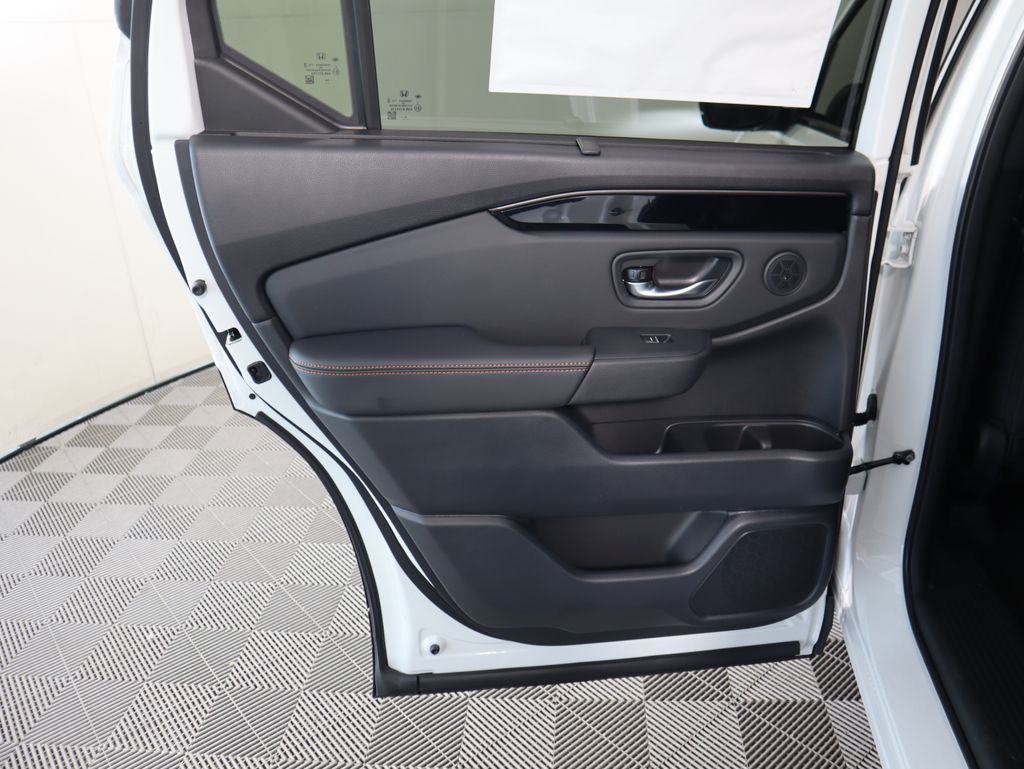 Thumbnail: 2025 Honda Pilot - 27