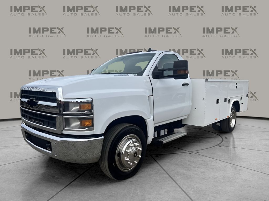 Summit White 2020 Chevrolet Silverado 4500HD Pickup Truck 6-Speed Automatic