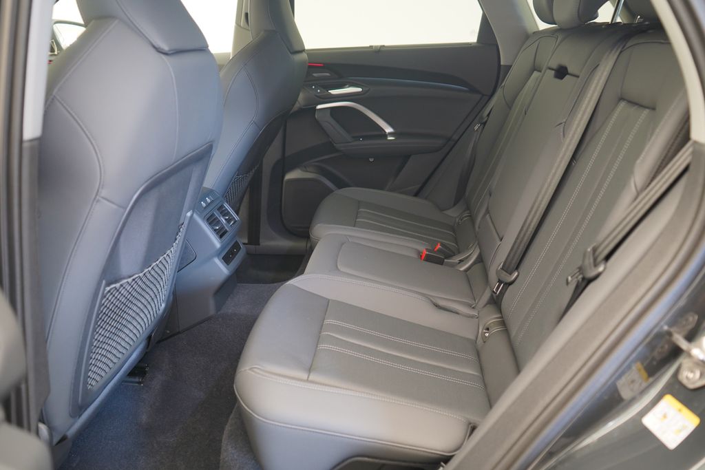 Thumbnail: 2025 Audi Q5 - 7