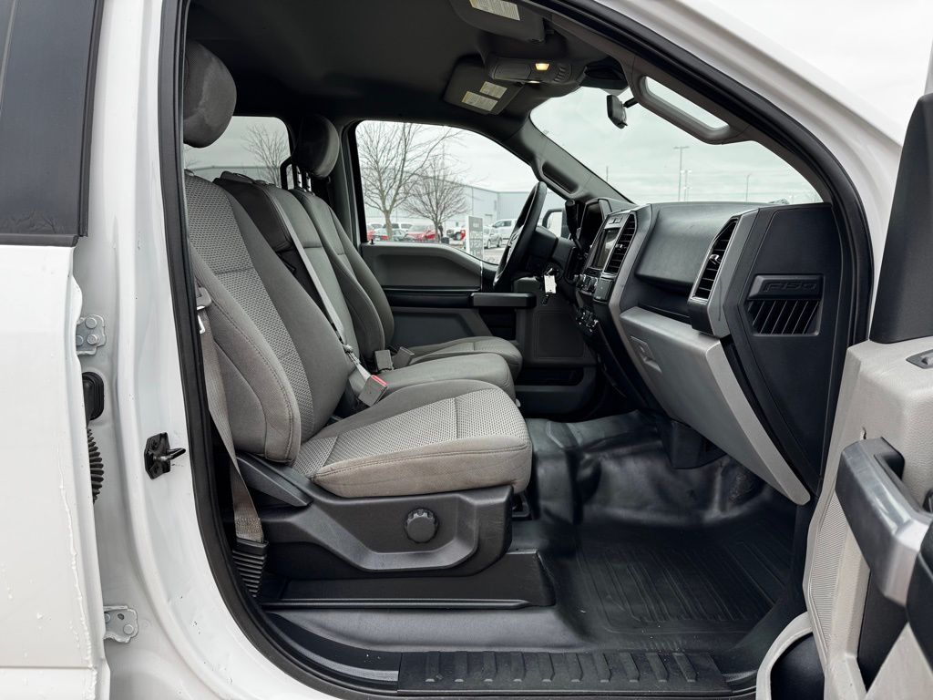 2019 Ford F-150 XLT photo