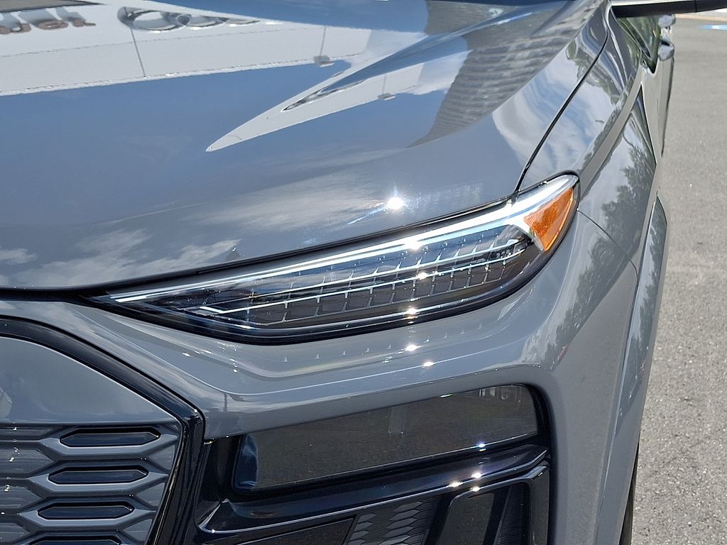 Thumbnail: 2025 Audi SQ6 e-tron - 9