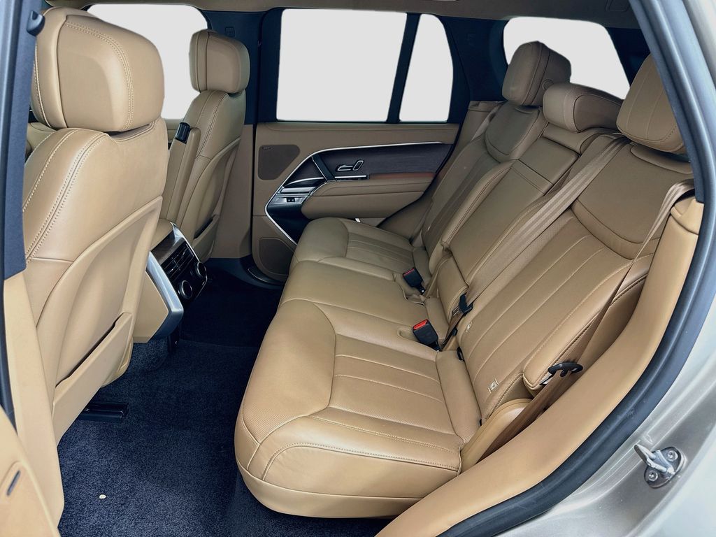 Thumbnail: 2024 Land Rover Range Rover - 20