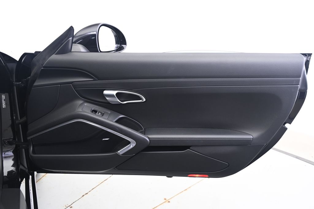 Thumbnail: 2013 Porsche 911 - 16