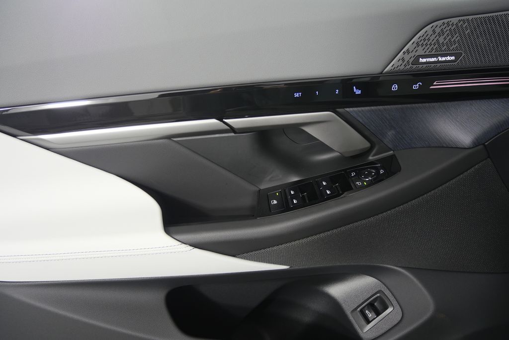 2026 BMW 5 Series 530i 8