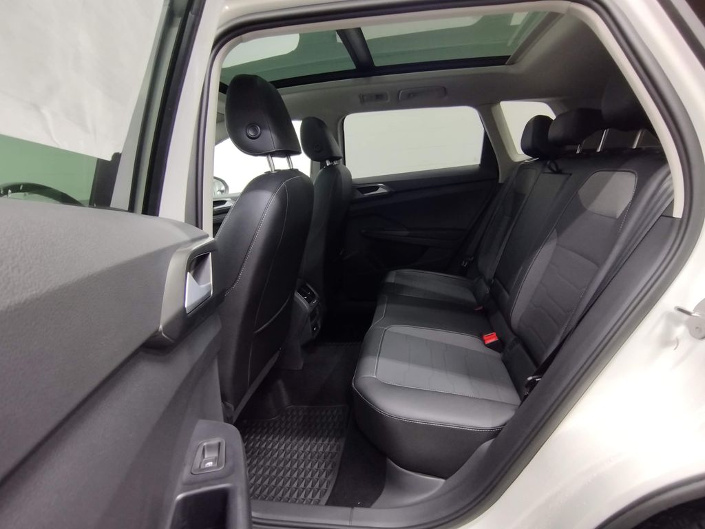 2025 Volkswagen Taos 1.5T SE Black