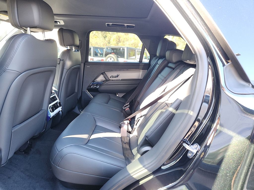 Thumbnail: 2025 Land Rover Range Rover Sport - 5