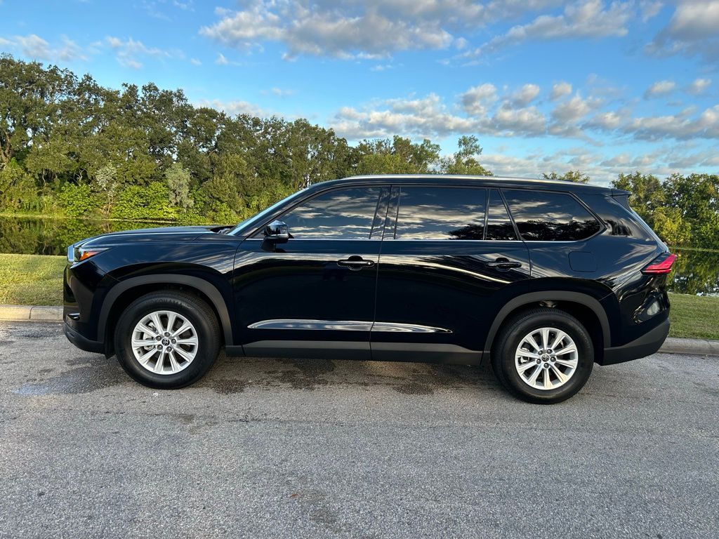 Thumbnail: 2024 Toyota Grand Highlander - 2