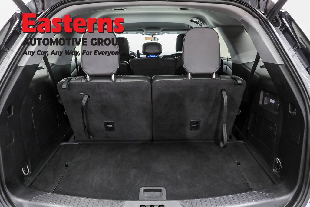 Used 2023 Silver Ford XLT image 9