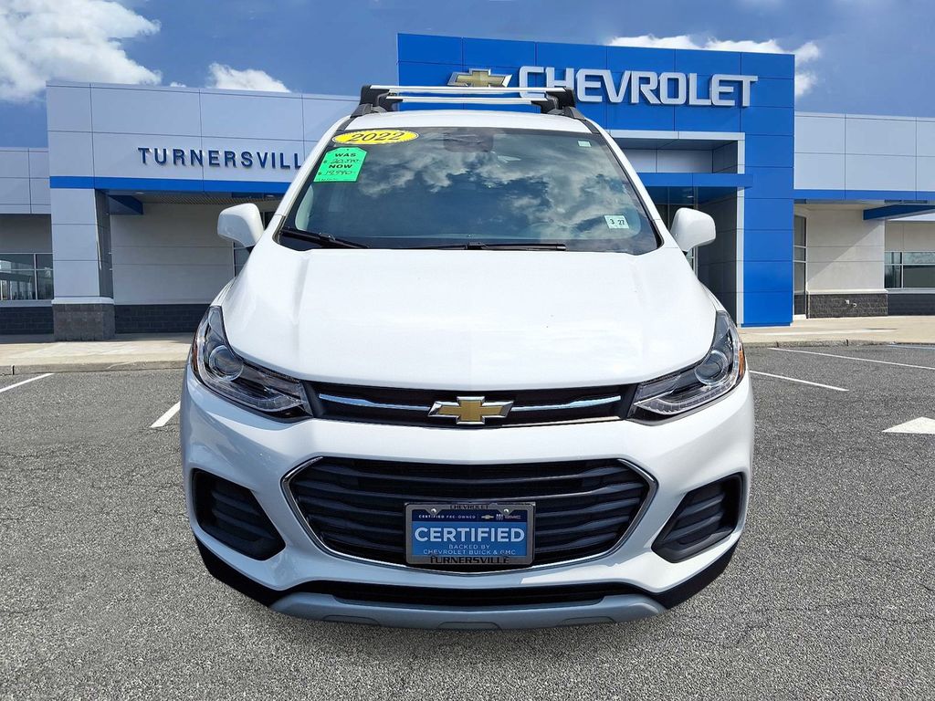 Thumbnail: 2022 Chevrolet Trax - 2