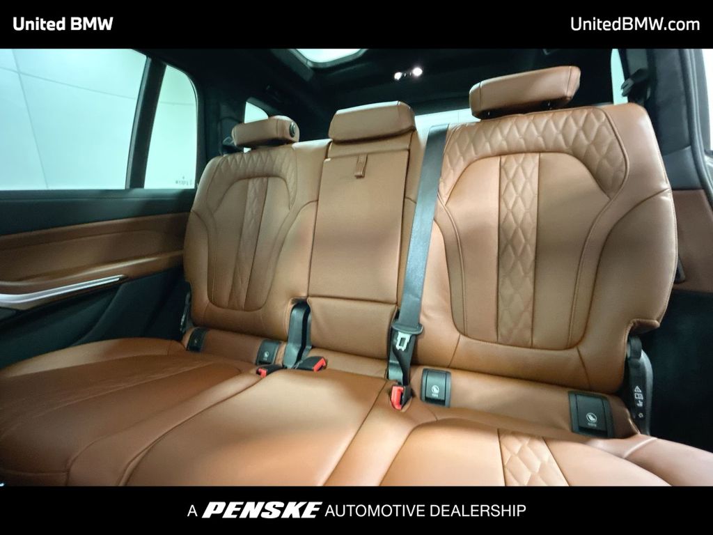 Thumbnail: 2026 BMW X7 - 21