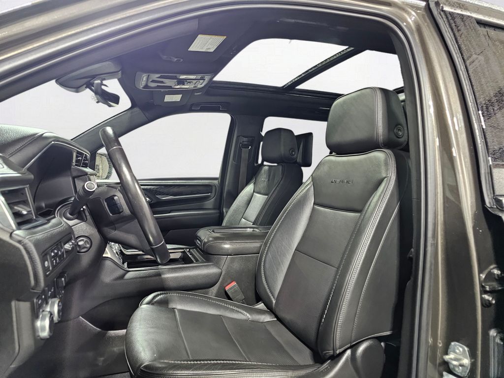 Used 2021  GMC Denali image 4