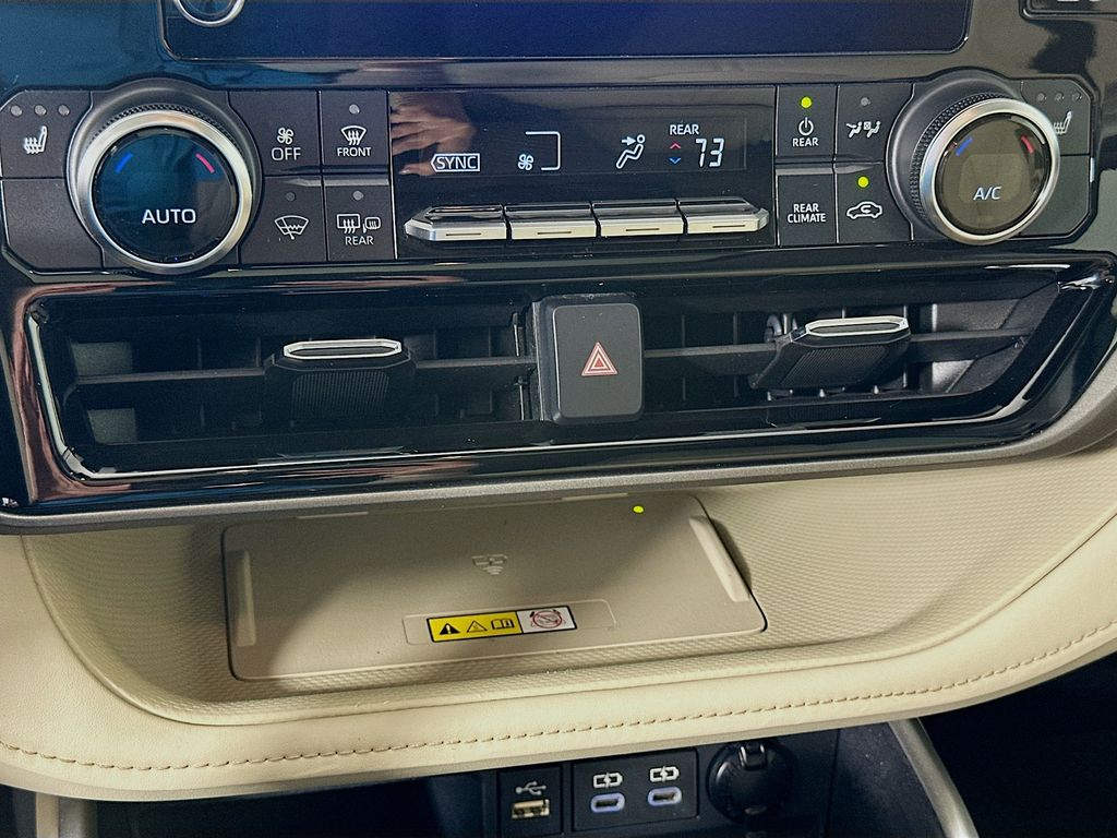 Thumbnail: 2023 Toyota Highlander - 16