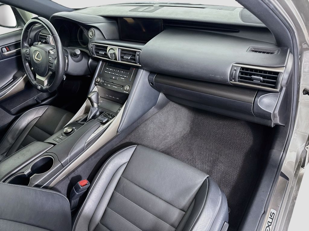 Thumbnail: 2020 Lexus IS - 17