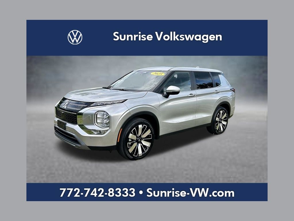 Silver 2025 Mitsubishi Outlander SUV / Crossover Continuously Variable Transmission