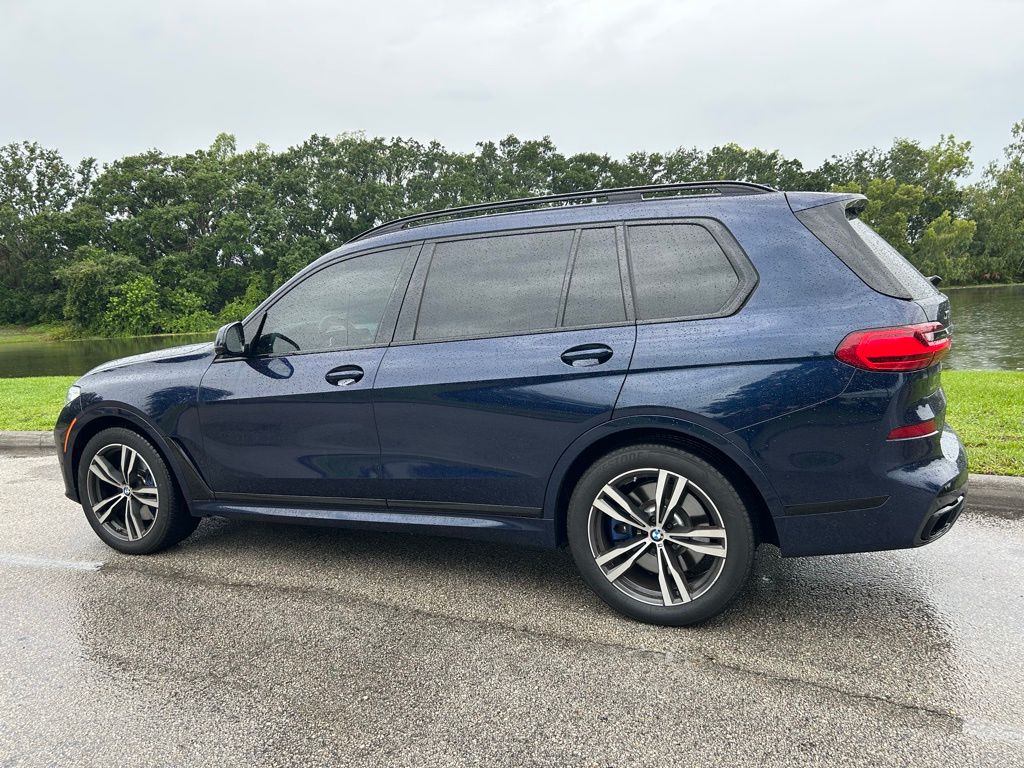 2022 BMW X7 M50i 3