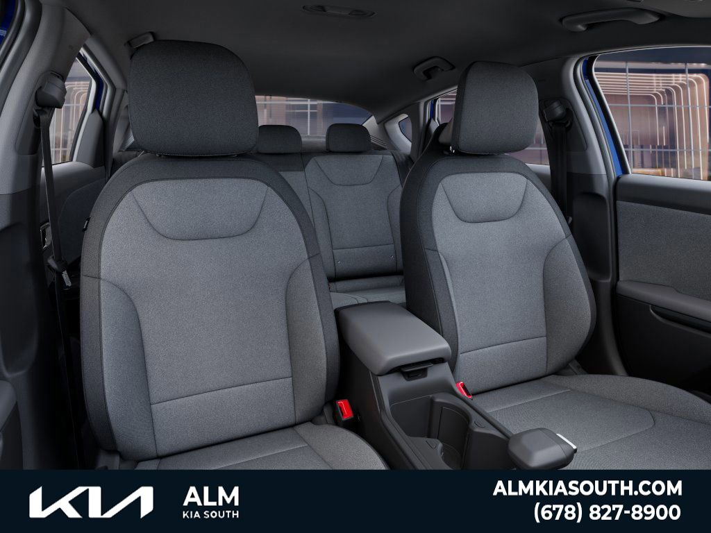 2025 Kia K4 LXS photo 13