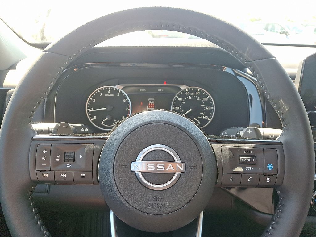2025 Nissan Pathfinder SL 9