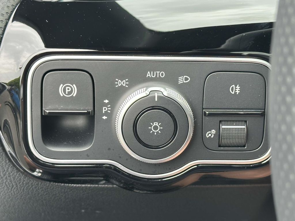 2025 Mercedes-Benz CLA 250 14