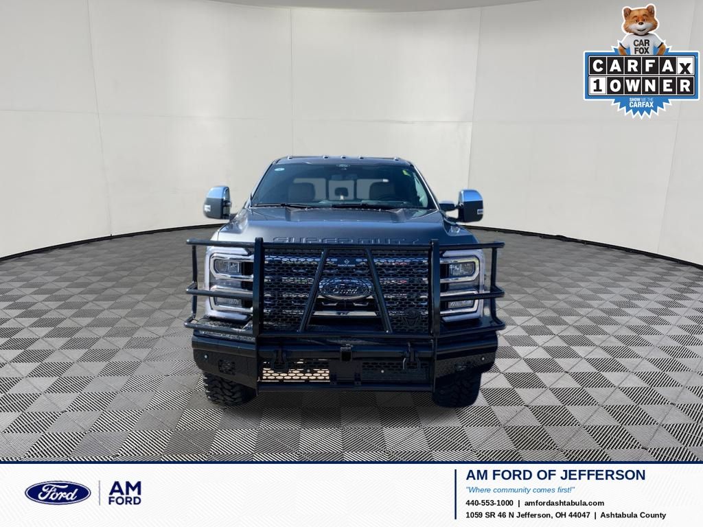 Gray Metallic 2024 Ford F-250 Super Duty Lariat Crew Cab 4WD Pickup Truck Four-Wheel Drive Automatic