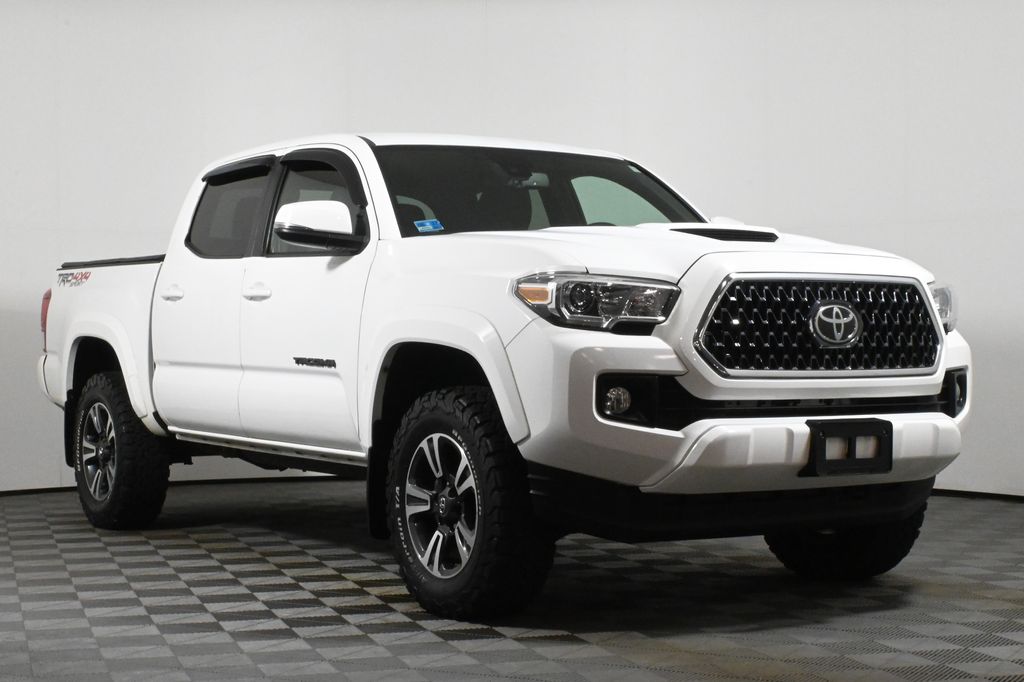 Thumbnail: 2019 Toyota Tacoma - 10