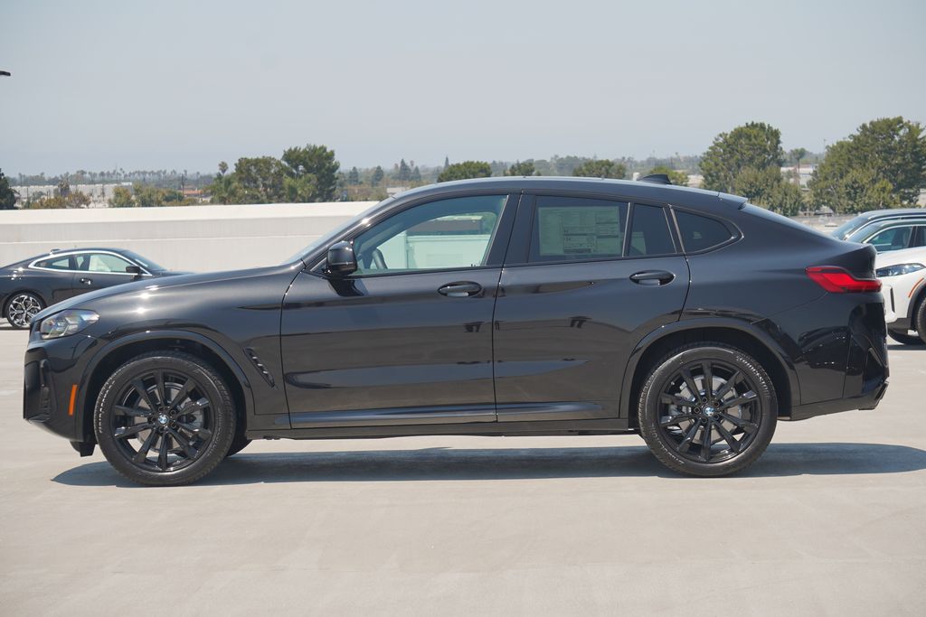 Thumbnail: 2025 BMW X4 - 4