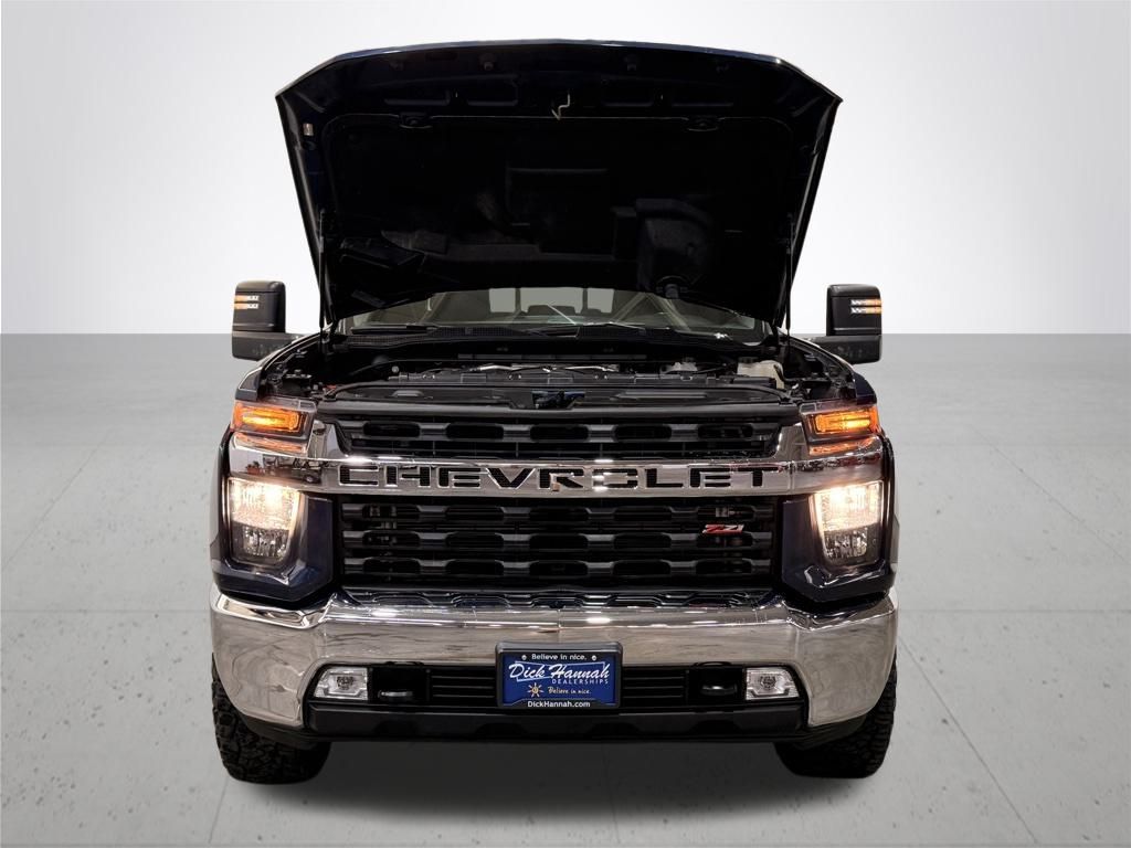 2022 Chevrolet Silverado 2500HD LT photo 3
