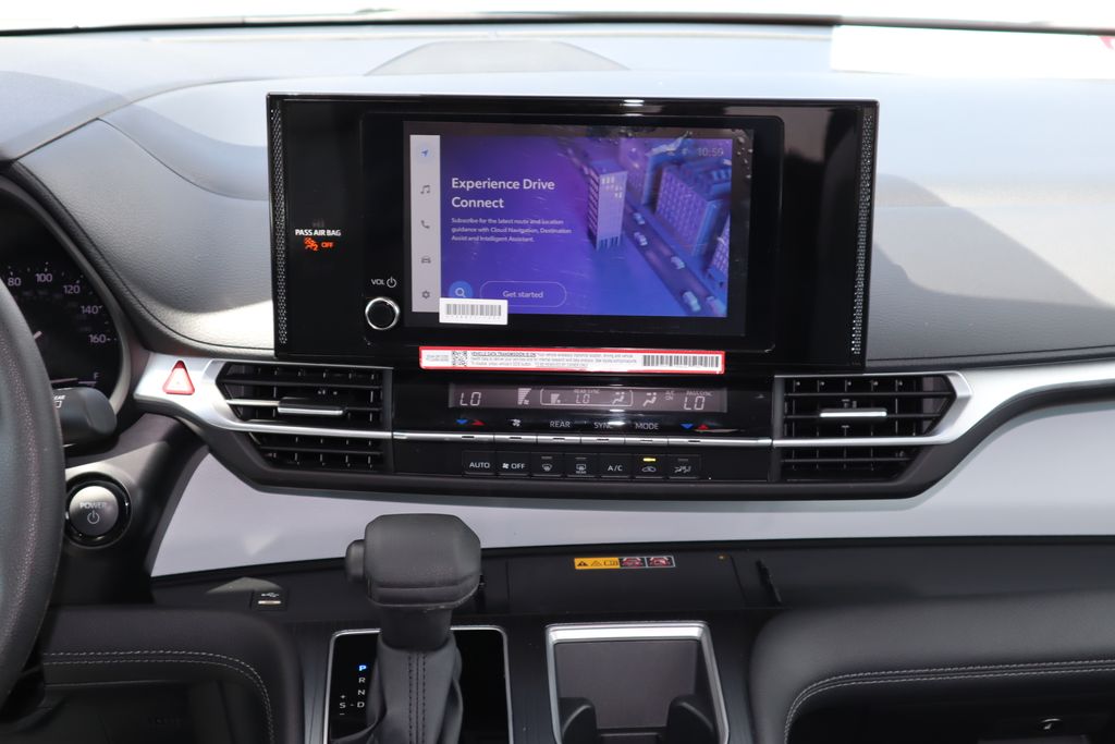 2025 Toyota Sienna LE 14
