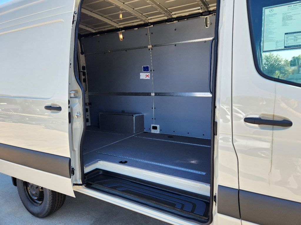 2025 Mercedes-Benz Sprinter 2500 Cargo 144 WB 19