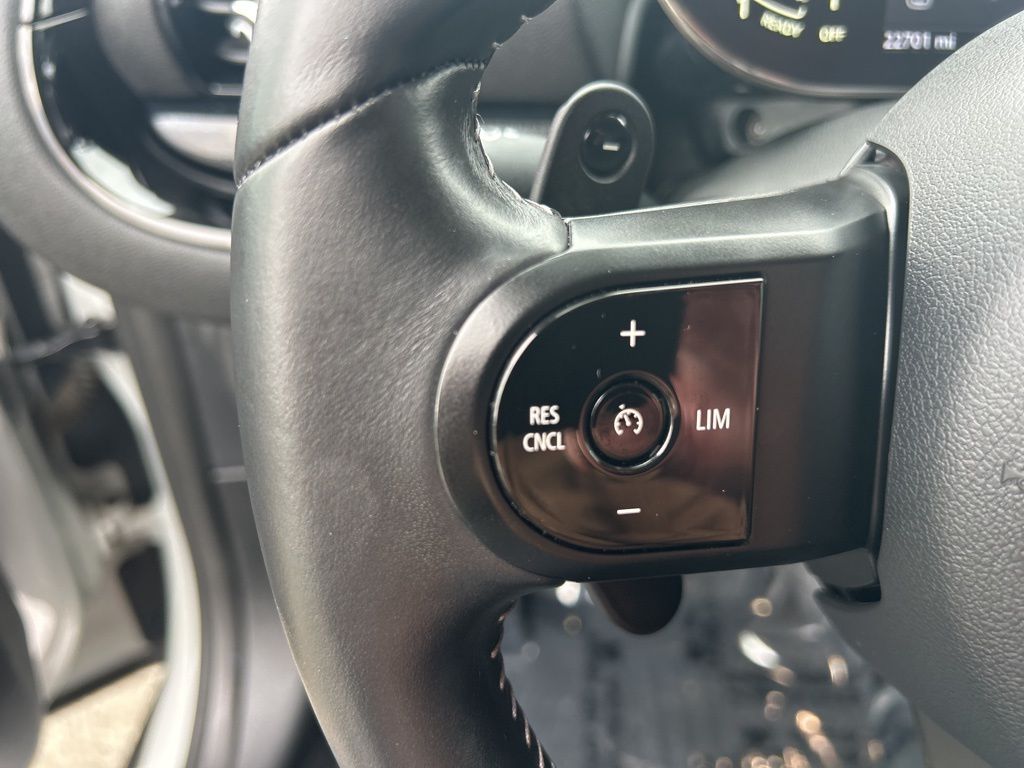 Thumbnail: 2023 MINI Cooper Clubman - 18