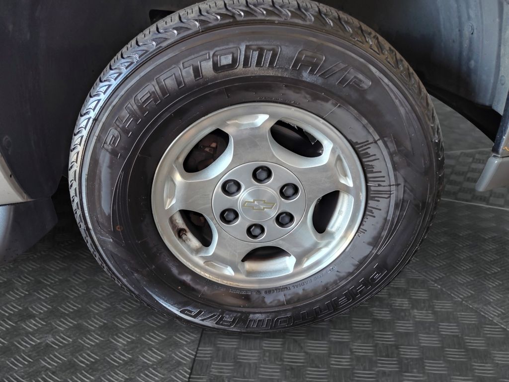 Used Car 2004 Chevrolet Tahoe  Ls For Sale In Austin, Texas