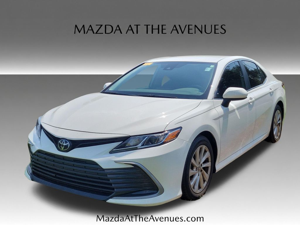 2022 Toyota Camry LE
