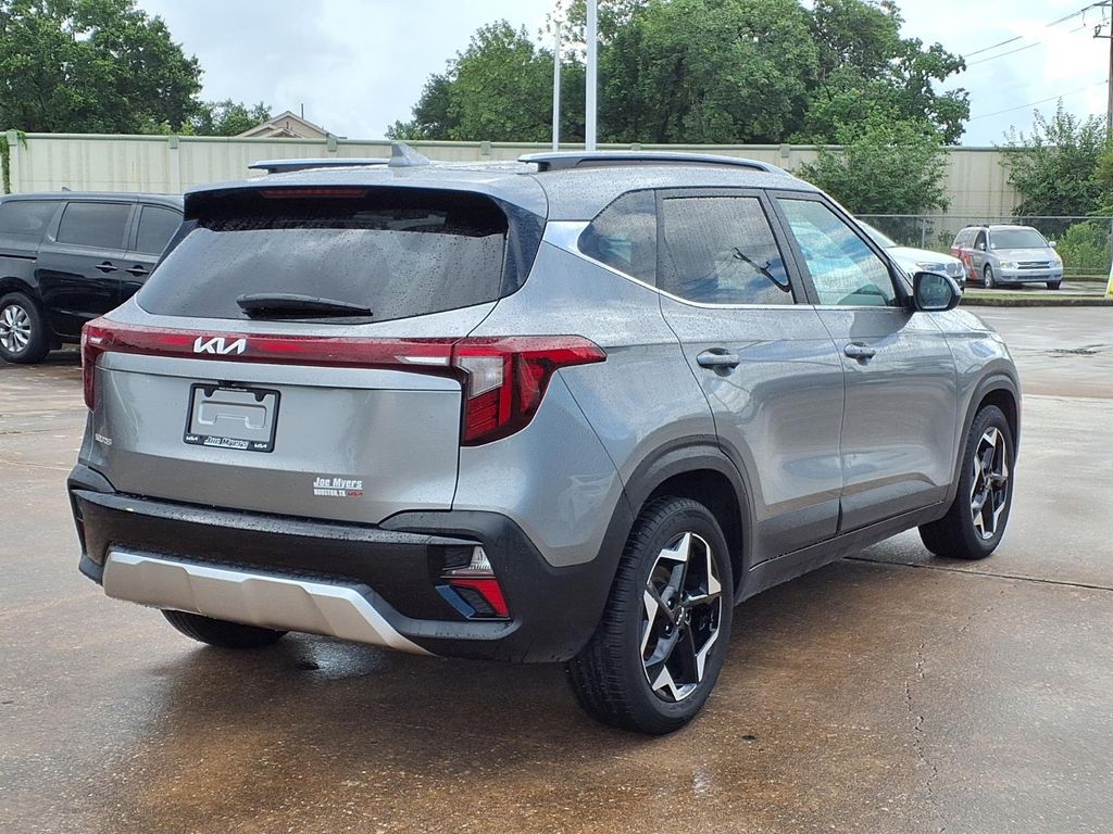 2024 Kia Seltos EX Gray at Shottenkirk Kia Fort Bend