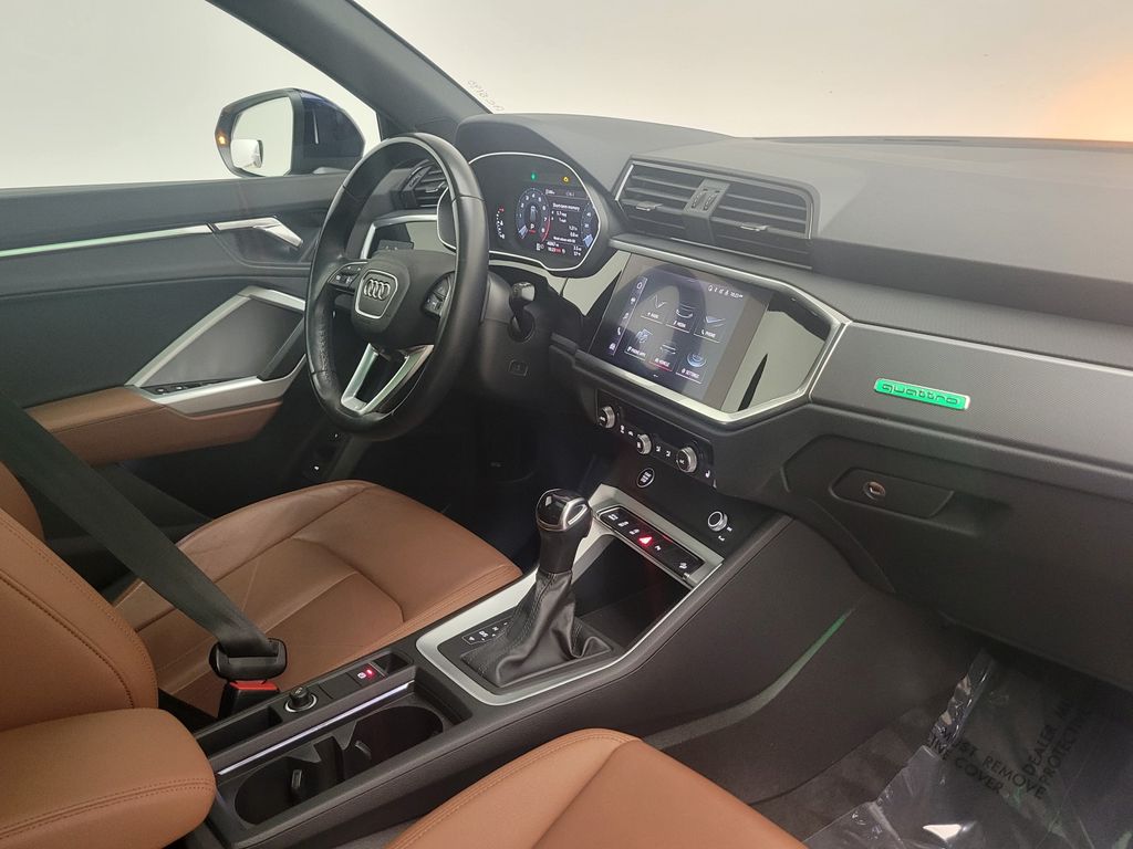 Thumbnail: 2022 Audi Q3 - 15