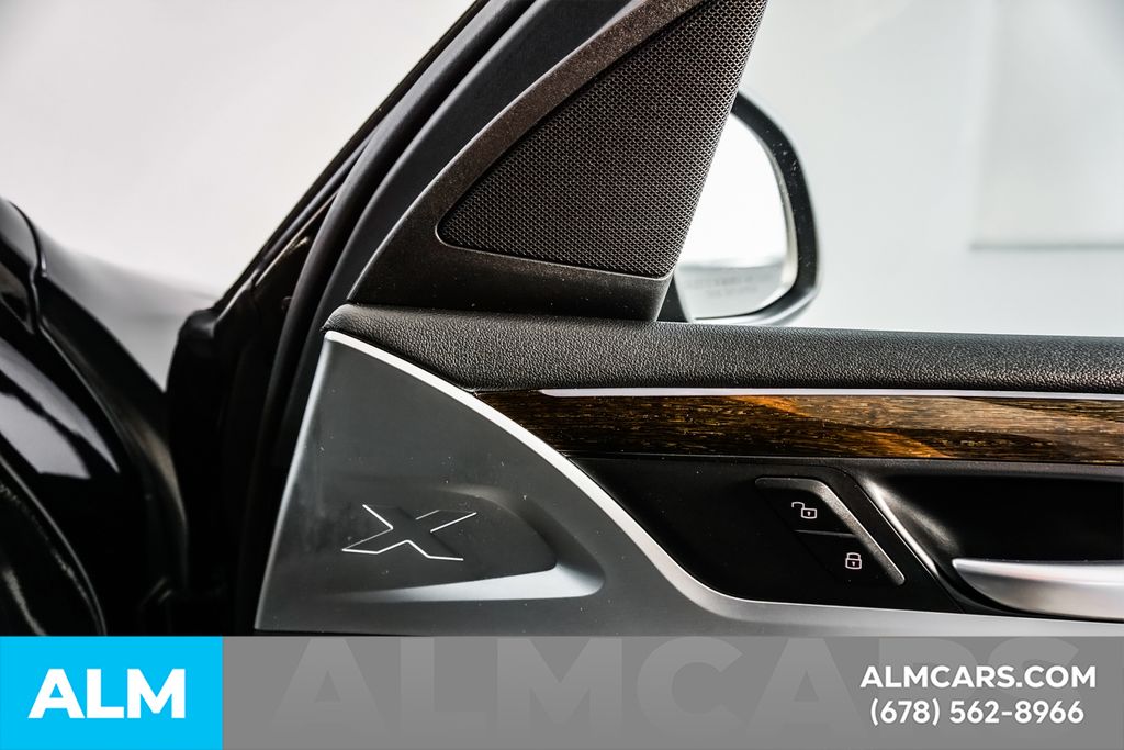 Used 2025 Black BMW xDrive30i image 49