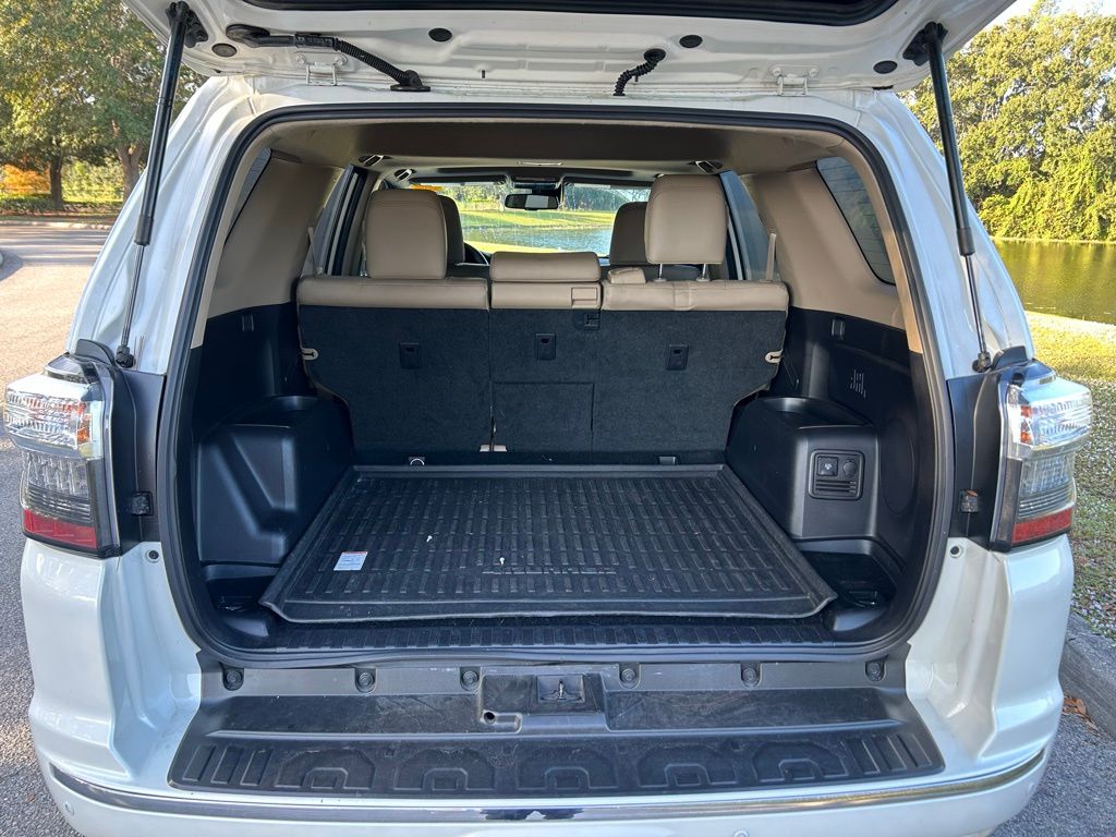 Thumbnail: 2022 Toyota 4Runner - 10