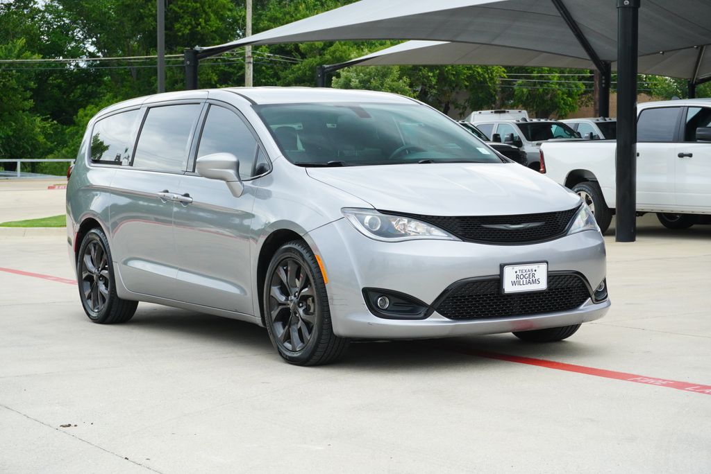 Used Car 2018 Chrysler Pacifica  Touring Plus For Sale Under $20,000 In Weatherford, Texas