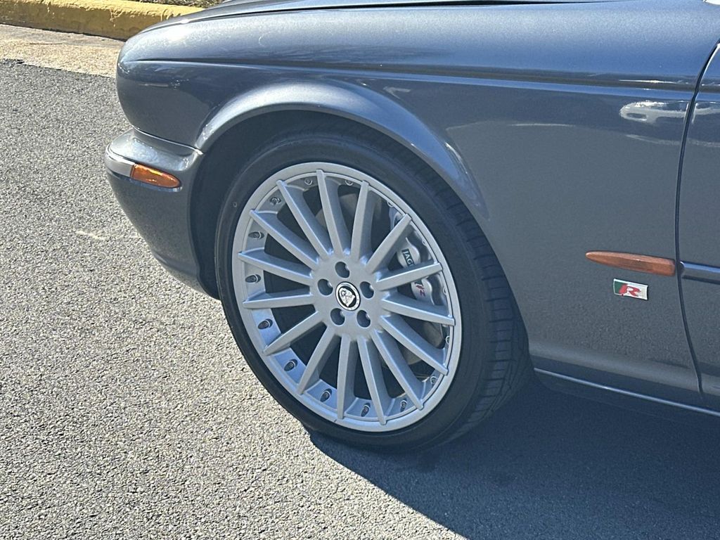 Thumbnail: 2005 Jaguar XJ - 15