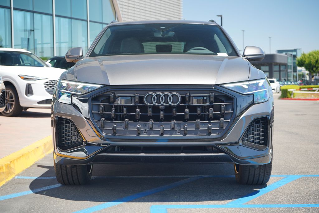 Thumbnail: 2025 Audi Q8 - 5