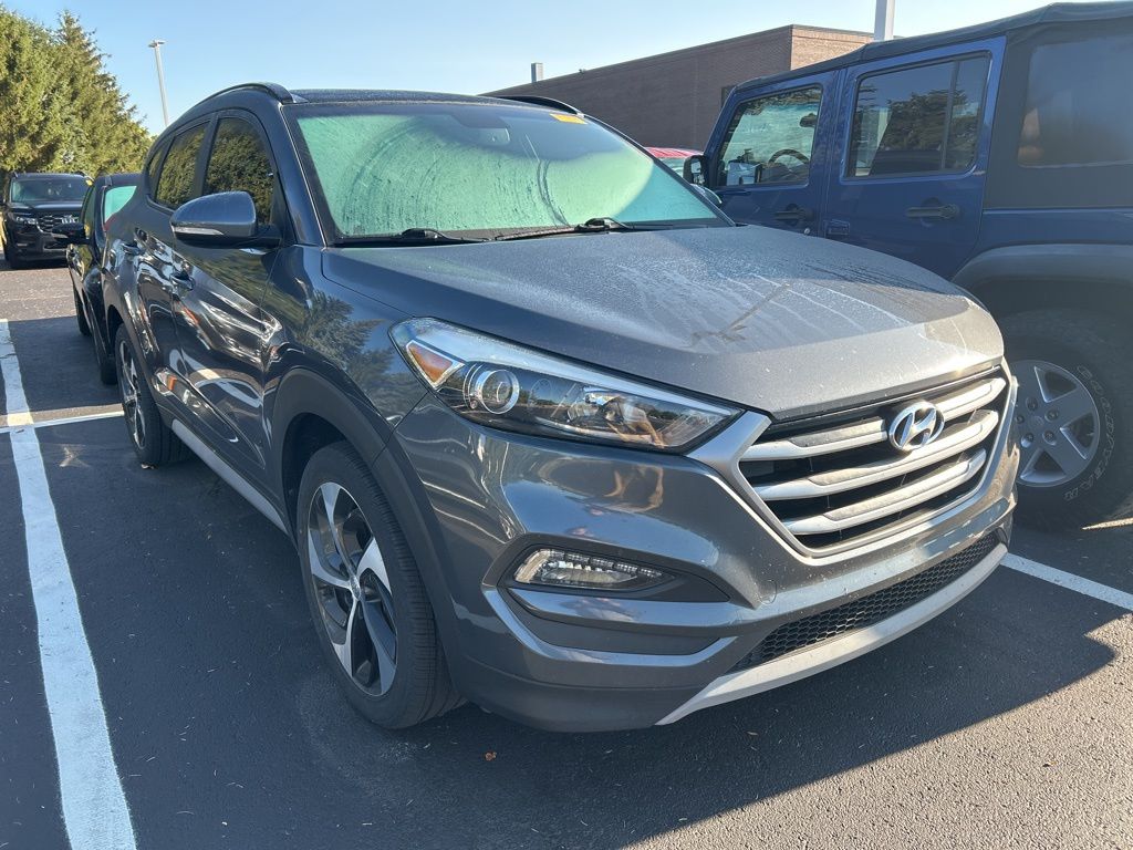 Thumbnail: 2018 Hyundai Tucson - 4