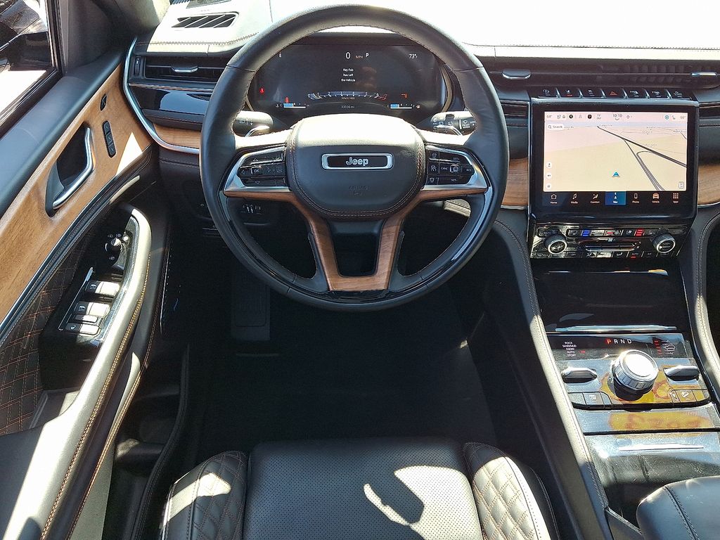 2023 Jeep Grand Cherokee — photo 12