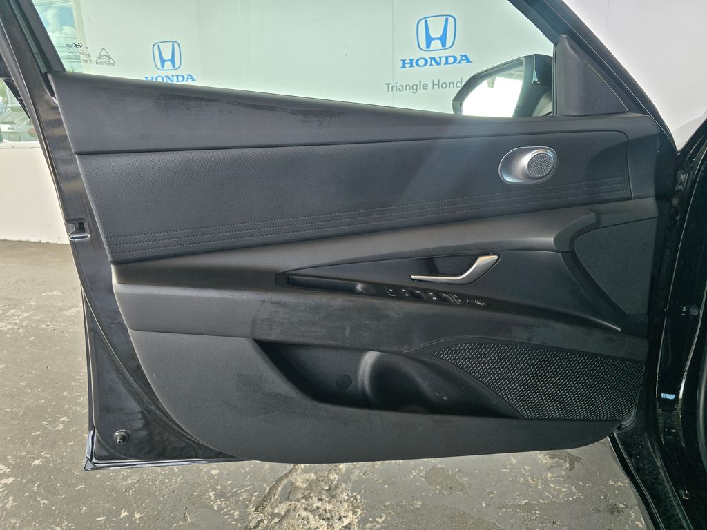 Thumbnail: 2025 Hyundai Elantra - 11