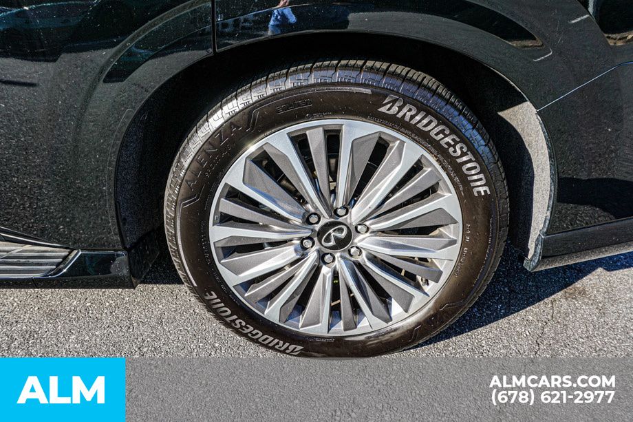 Used 2025 Black INFINITI LUXE image 17