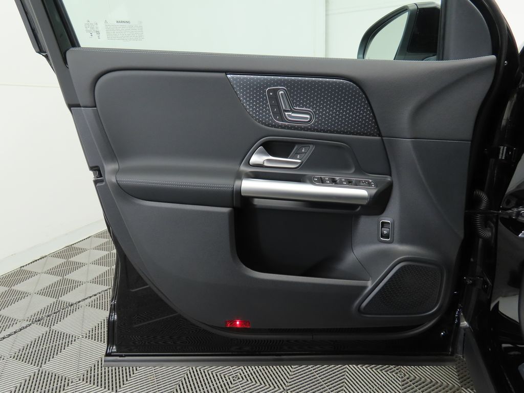 Thumbnail: 2025 Mercedes-Benz GLA - 25