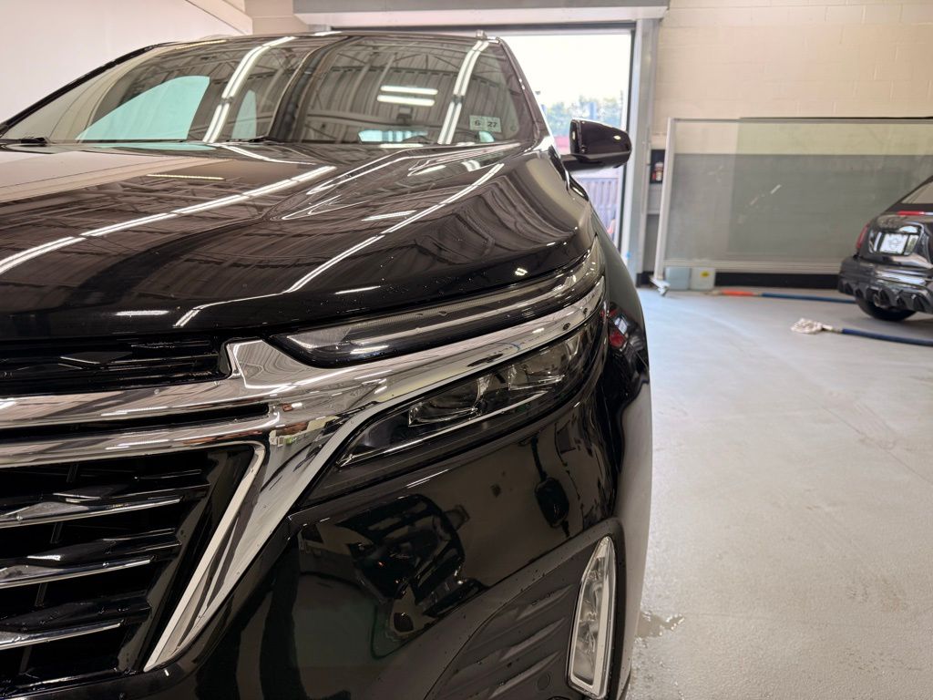 Thumbnail: 2022 Chevrolet Equinox - 9