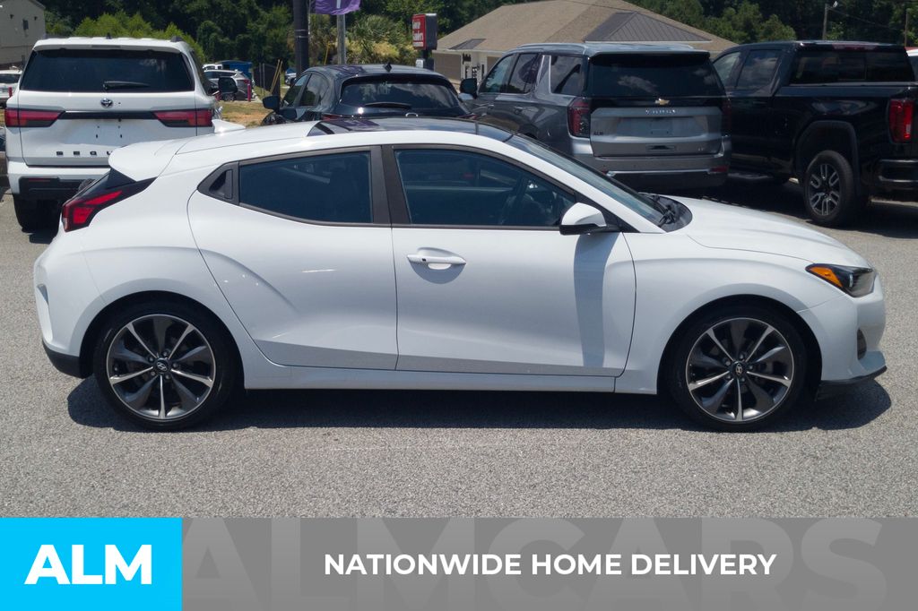 Used 2019 White Hyundai 2.0 Premium image 4