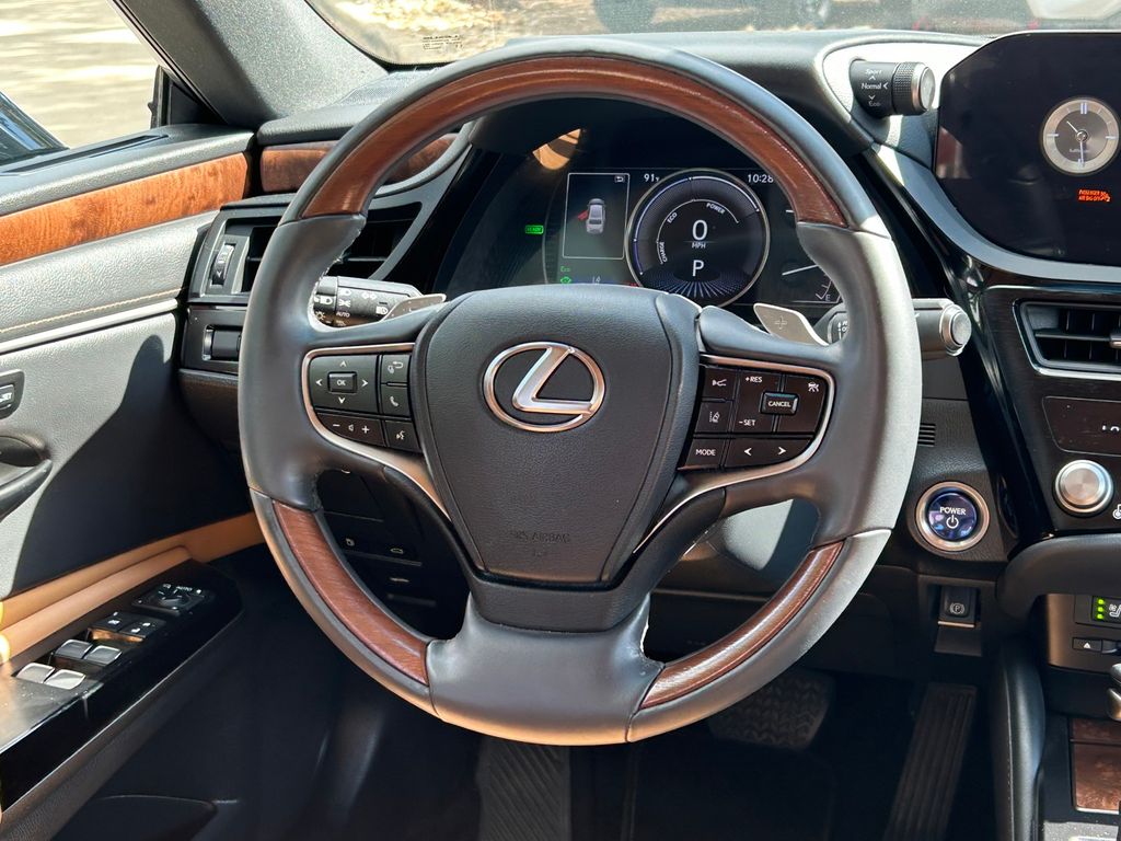 Used 2022 Lexus ES Sedan
