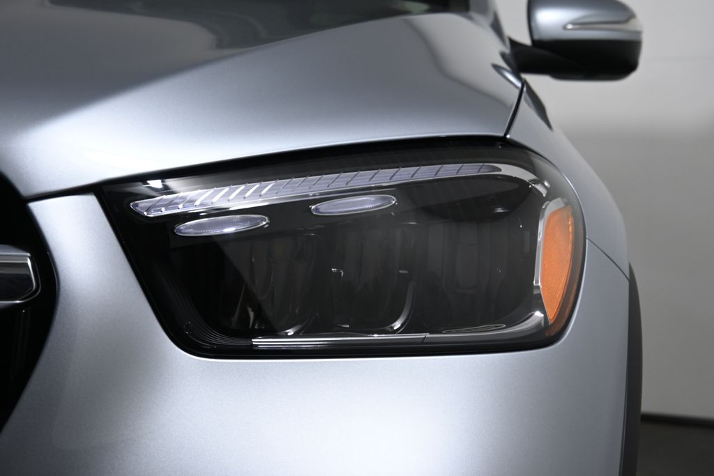 Thumbnail: 2026 Mercedes-Benz GLE - 10